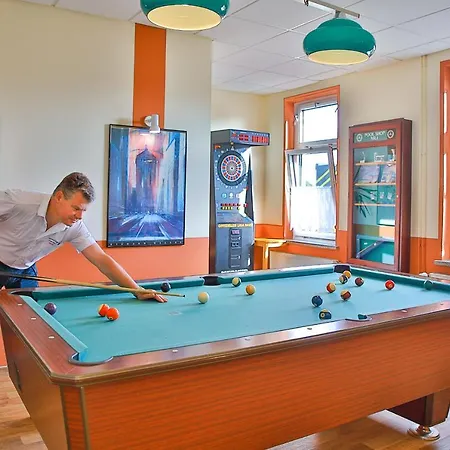 - Zum & Hotel
