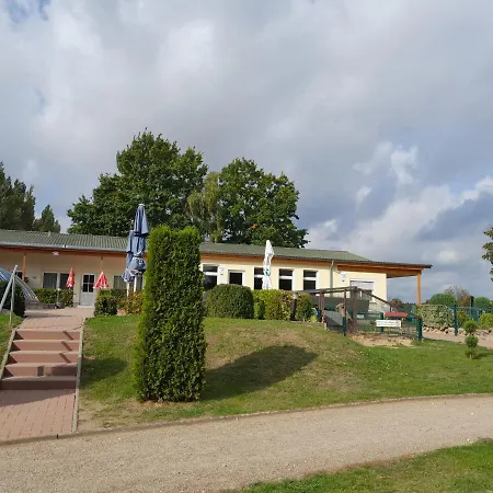 - Zum Hotel *