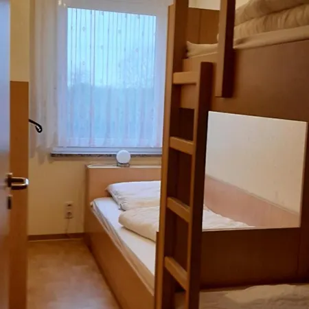 Hotel - Zum & 3*